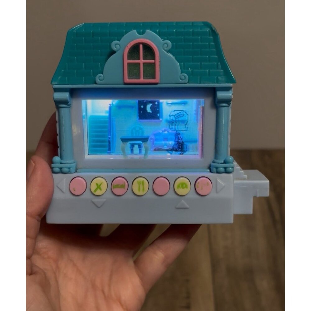 2005 Pixel Chix Blue Mansion, Missing Cover READ